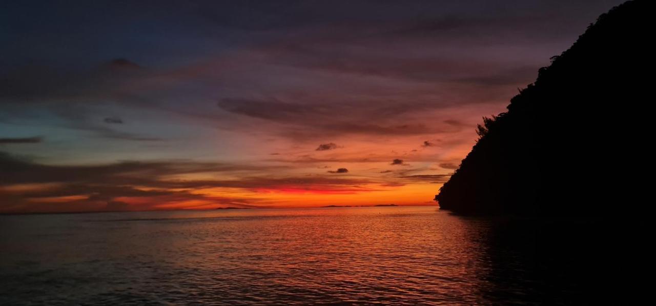 Amoryg Resort And Dive Raja Ampat Pulau Mansuar Exterior foto